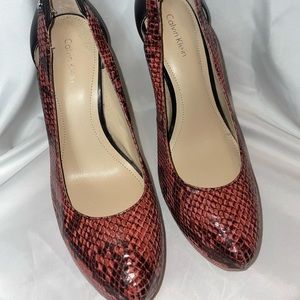 Snake print Calvin Klein pumps